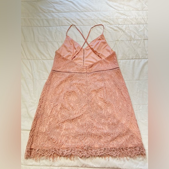 Dresses & Skirts - Pink lace dress with lining